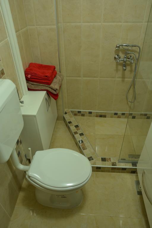 Apartment Kapishtec سكوبجي الغرفة الصورة
