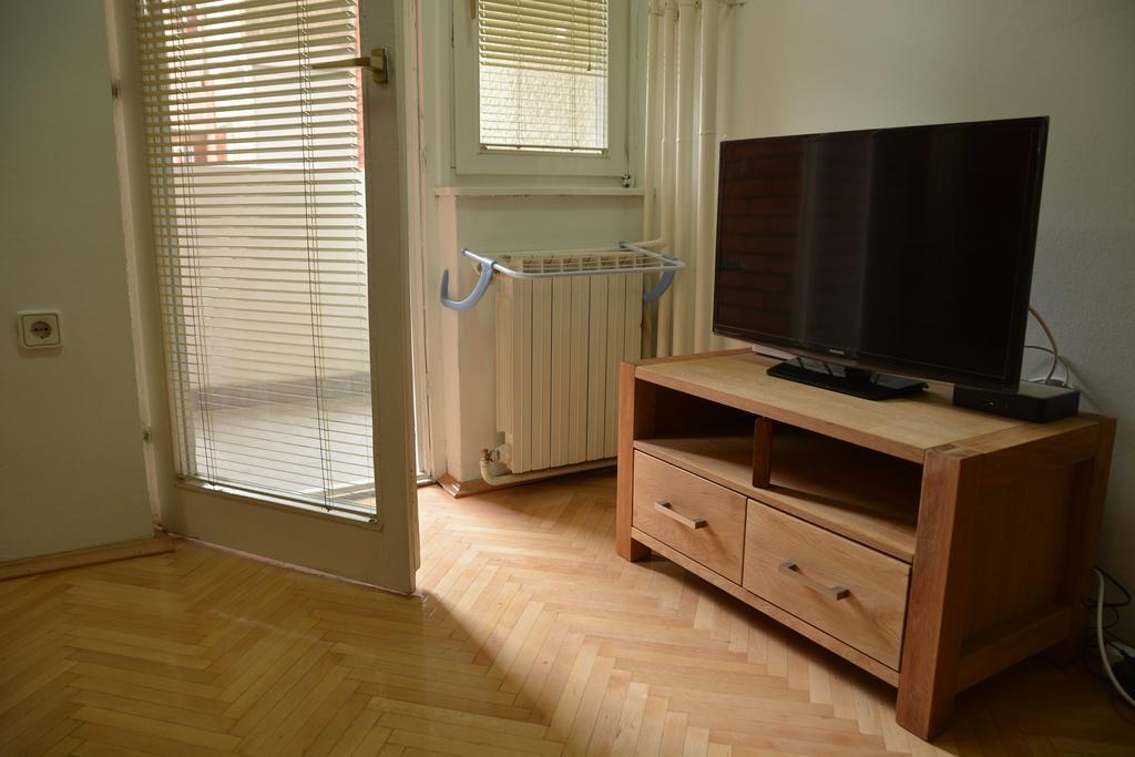 Apartment Kapishtec سكوبجي الغرفة الصورة